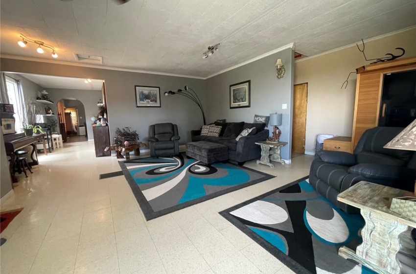 Rural Address, Maple Creek Rm No. 111, Saskatchewan S0N 1N0, 5 Bedrooms Bedrooms, 11 Rooms Rooms,1 BathroomBathrooms,Acreage,For Sale,Davis Acreage,Rural Address,SK958930