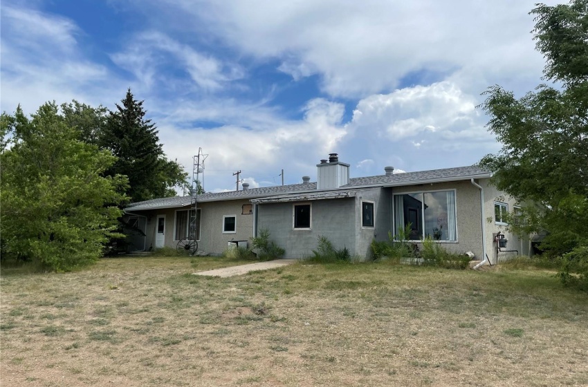 Rural Address, Maple Creek Rm No. 111, Saskatchewan S0N 1N0, 5 Bedrooms Bedrooms, 11 Rooms Rooms,1 BathroomBathrooms,Acreage,For Sale,Davis Acreage,Rural Address,SK958930