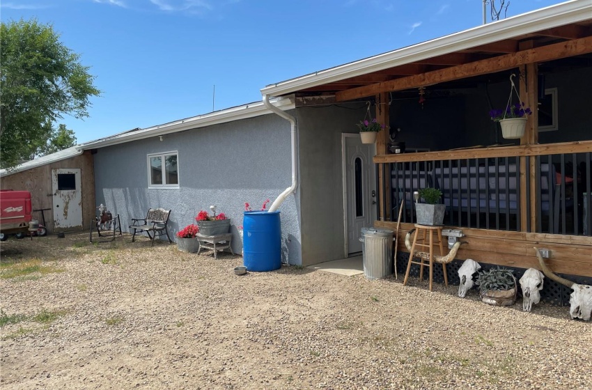 Rural Address, Maple Creek Rm No. 111, Saskatchewan S0N 1N0, 5 Bedrooms Bedrooms, 11 Rooms Rooms,1 BathroomBathrooms,Acreage,For Sale,Davis Acreage,Rural Address,SK958930