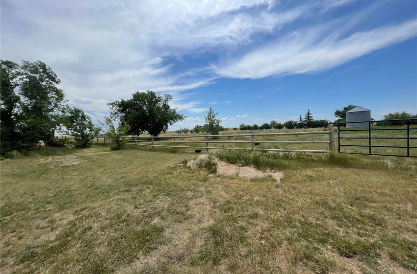 Rural Address, Maple Creek Rm No. 111, Saskatchewan S0N 1N0, 5 Bedrooms Bedrooms, 11 Rooms Rooms,1 BathroomBathrooms,Acreage,For Sale,Davis Acreage,Rural Address,SK958930