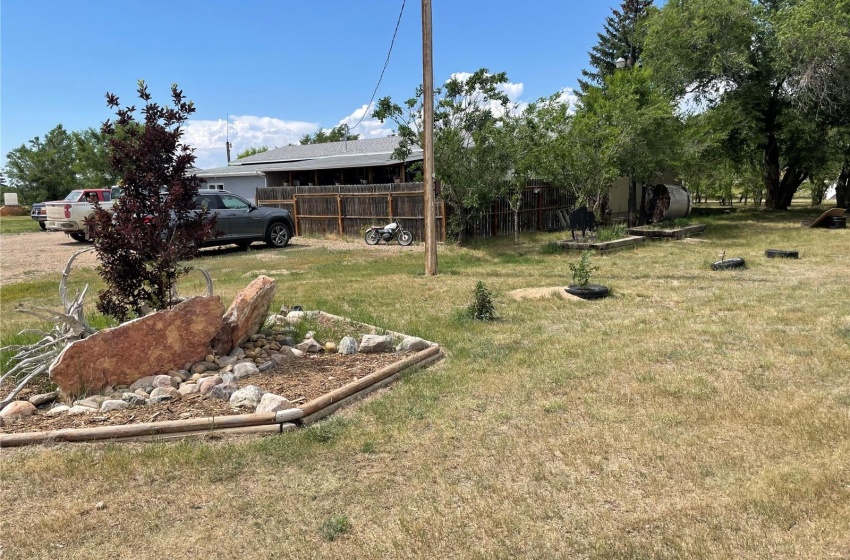 Rural Address, Maple Creek Rm No. 111, Saskatchewan S0N 1N0, 5 Bedrooms Bedrooms, 11 Rooms Rooms,1 BathroomBathrooms,Acreage,For Sale,Davis Acreage,Rural Address,SK958930