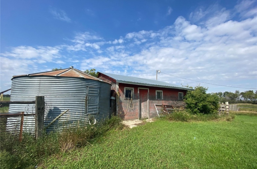 Rural Address, Fertile Belt Rm No. 183, Saskatchewan S0A 3E0, 4 Bedrooms Bedrooms, 9 Rooms Rooms,1 BathroomBathrooms,Acreage,For Sale,Excel Rd Acreage,Rural Address,SK937864