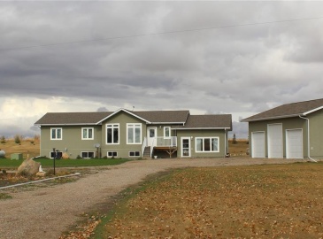 Rural Address, Buffalo Rm No. 409, Saskatchewan S0K 4W0, 5 Bedrooms Bedrooms, 15 Rooms Rooms,3 BathroomsBathrooms,Acreage,For Sale,Fortin Acreage,Rural Address,SK946742