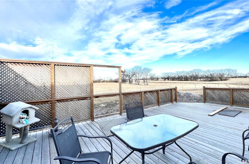 Rural Address, King George Rm No. 256, Saskatchewan S0L 3M0, 3 Bedrooms Bedrooms, 9 Rooms Rooms,1 BathroomBathrooms,Acreage,For Sale,East Elrose Acreage,Rural Address,SK955106