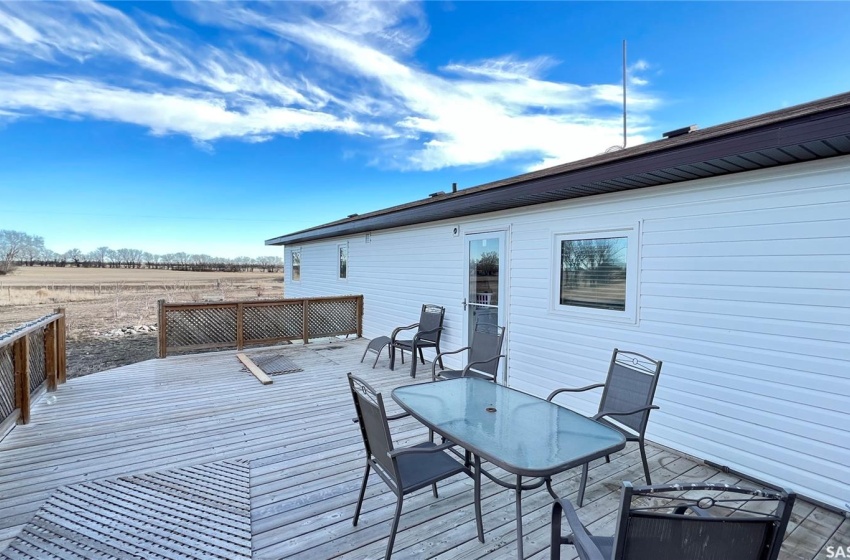 Rural Address, King George Rm No. 256, Saskatchewan S0L 3M0, 3 Bedrooms Bedrooms, 9 Rooms Rooms,1 BathroomBathrooms,Acreage,For Sale,East Elrose Acreage,Rural Address,SK955106