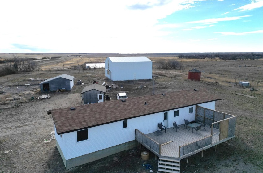 Rural Address, King George Rm No. 256, Saskatchewan S0L 3M0, 3 Bedrooms Bedrooms, 9 Rooms Rooms,1 BathroomBathrooms,Acreage,For Sale,East Elrose Acreage,Rural Address,SK955106