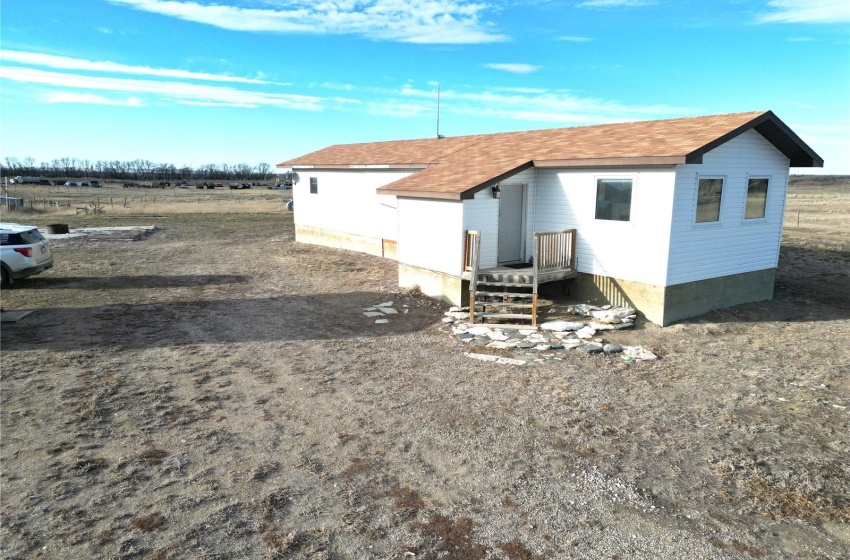 Rural Address, King George Rm No. 256, Saskatchewan S0L 3M0, 3 Bedrooms Bedrooms, 9 Rooms Rooms,1 BathroomBathrooms,Acreage,For Sale,East Elrose Acreage,Rural Address,SK955106