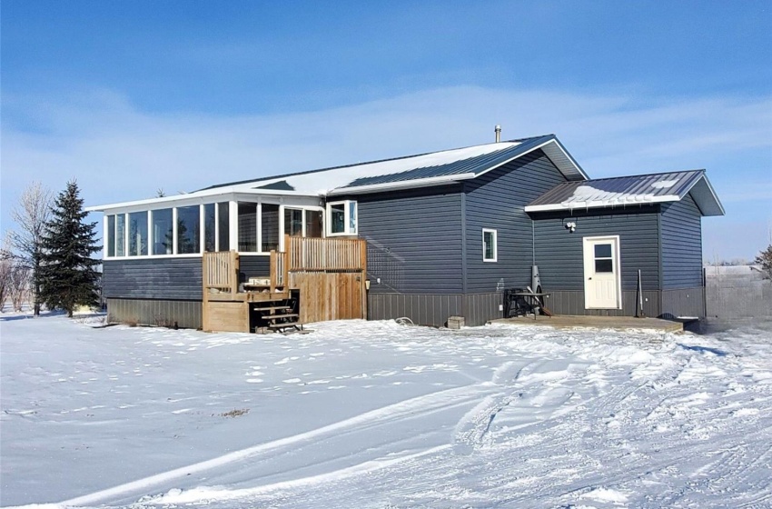 Rural Address, Webb Rm No. 138, Saskatchewan S0N 1A0, 5 Bedrooms Bedrooms, 16 Rooms Rooms,4 BathroomsBathrooms,Acreage,For Sale,Water Side Acreage,Rural Address,SK959119