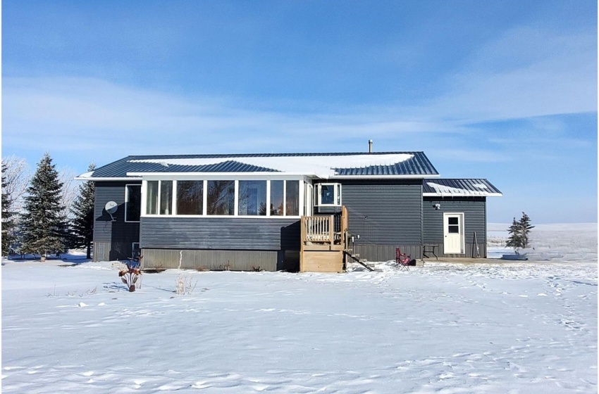 Rural Address, Webb Rm No. 138, Saskatchewan S0N 1A0, 5 Bedrooms Bedrooms, 16 Rooms Rooms,4 BathroomsBathrooms,Acreage,For Sale,Water Side Acreage,Rural Address,SK959119