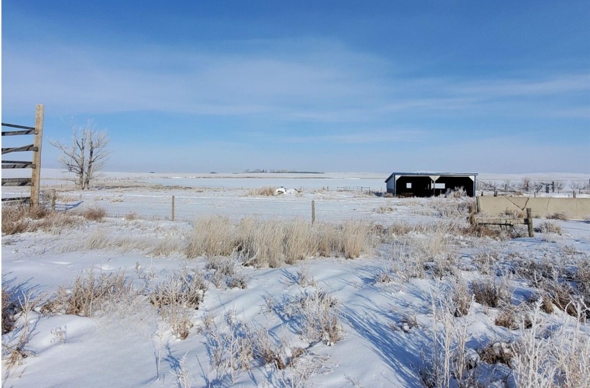 Rural Address, Webb Rm No. 138, Saskatchewan S0N 1A0, 5 Bedrooms Bedrooms, 16 Rooms Rooms,4 BathroomsBathrooms,Acreage,For Sale,Water Side Acreage,Rural Address,SK959119