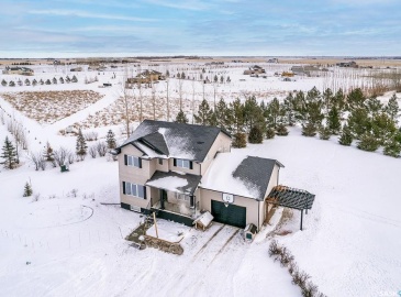 42 Strehlow ROAD, Dundurn Rm No. 314, Saskatchewan S0K 1K0, 4 Bedrooms Bedrooms, 18 Rooms Rooms,4 BathroomsBathrooms,Acreage,For Sale,Dziadul Acreage,Strehlow,SK959257