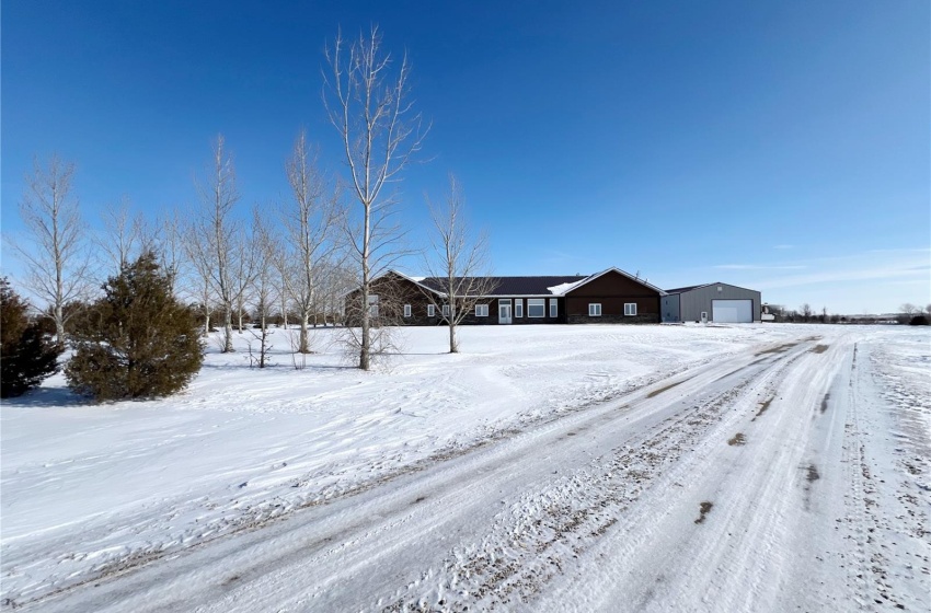 Rural Address, Estevan Rm No. 5, Saskatchewan S4A 2A2, 3 Bedrooms Bedrooms, 13 Rooms Rooms,4 BathroomsBathrooms,Acreage,For Sale,Cook Acreage,Rural Address,SK959282