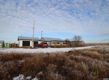 Rural Address, Shaunavon, Saskatchewan S0N 2M0, 3 Bedrooms Bedrooms, 9 Rooms Rooms,1 BathroomBathrooms,Acreage,For Sale,NE 7-8-18 W3,Rural Address,SK959456