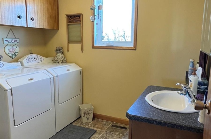 Laundry room and 2 pc bath off the kitchen