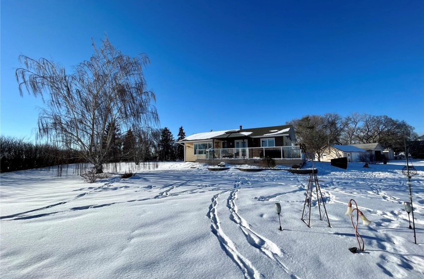 Acreage bungalow with deck