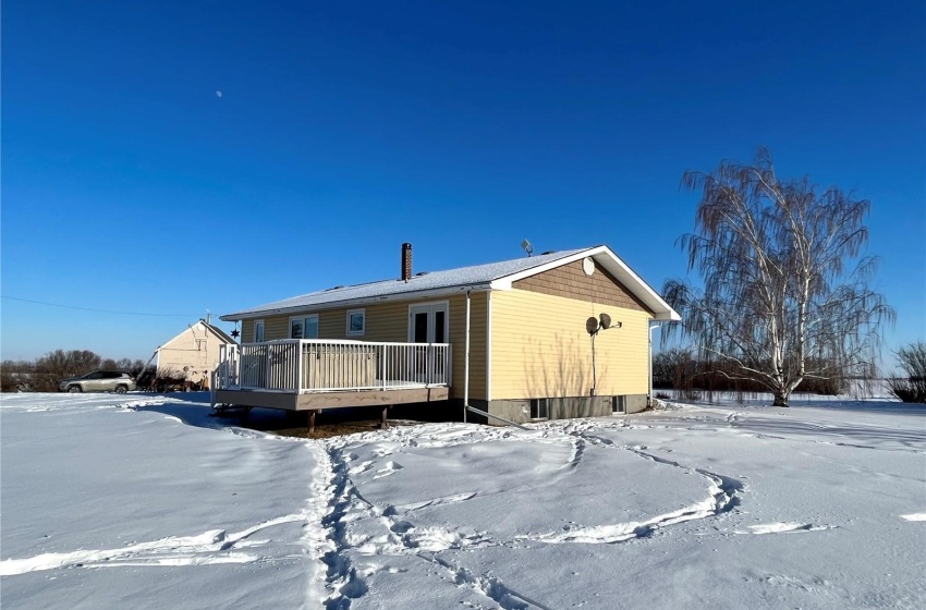 Acreage bungalow with deck