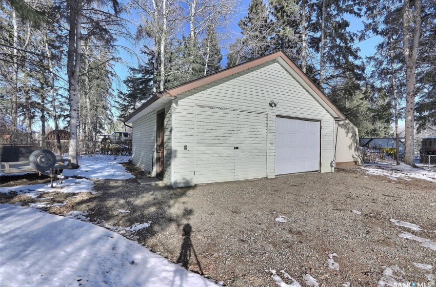 695 Russell STREET, Buckland Rm No. 491, Saskatchewan S6V 5R3, 2 Bedrooms Bedrooms, 10 Rooms Rooms,2 BathroomsBathrooms,Acreage,For Sale,695 Russell Street Buckland,Russell,SK959435