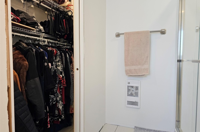 2nd Bedroom Walk-in closet