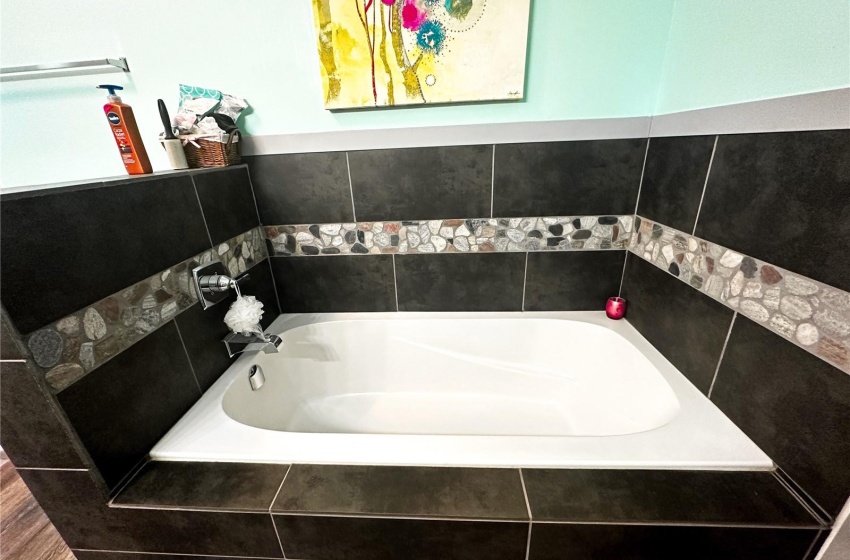 Ensuite soak tub