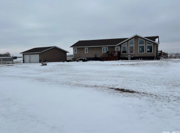 Rural Address, Lumsden Rm No. 189, Saskatchewan S0G 0B6, 3 Bedrooms Bedrooms, 9 Rooms Rooms,2 BathroomsBathrooms,Acreage,For Sale,Flying Creek Acreage,Rural Address,SK959683