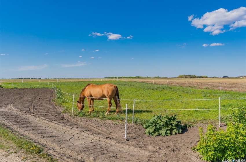 Rural Address, Laird Rm No. 404, Saskatchewan S7K 3J7, 3 Bedrooms Bedrooms, 9 Rooms Rooms,2 BathroomsBathrooms,Acreage,For Sale,Friesen Acreage,Rural Address,SK959810