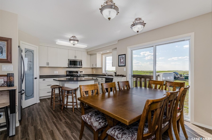 Rural Address, Laird Rm No. 404, Saskatchewan S7K 3J7, 3 Bedrooms Bedrooms, 9 Rooms Rooms,2 BathroomsBathrooms,Acreage,For Sale,Friesen Acreage,Rural Address,SK959810