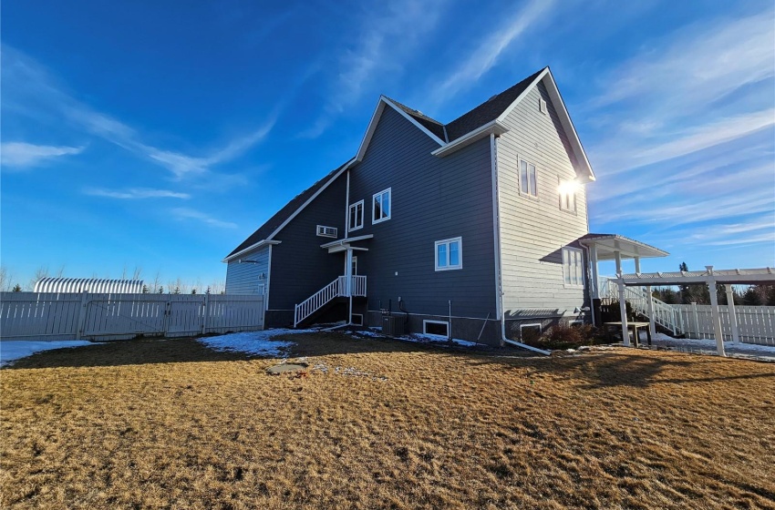 29150 14 HIGHWAY, Round Valley Rm No. 410, Saskatchewan S0K 4L0, 4 Bedrooms Bedrooms, 19 Rooms Rooms,3 BathroomsBathrooms,Acreage,For Sale,Martin Acreage,14,SK959778