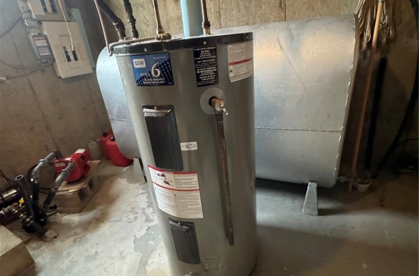 Hot water heater