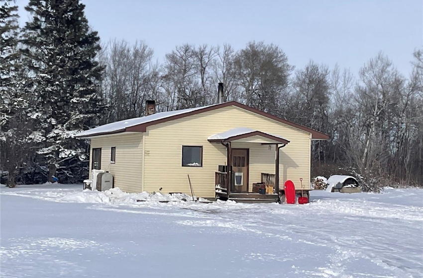 Rural Address, Rosthern Rm No. 403, Saskatchewan S0K 3R0, 3 Bedrooms Bedrooms, 10 Rooms Rooms,2 BathroomsBathrooms,Acreage,For Sale,Reimer Acreage Rosthern RM,Rural Address,SK959980