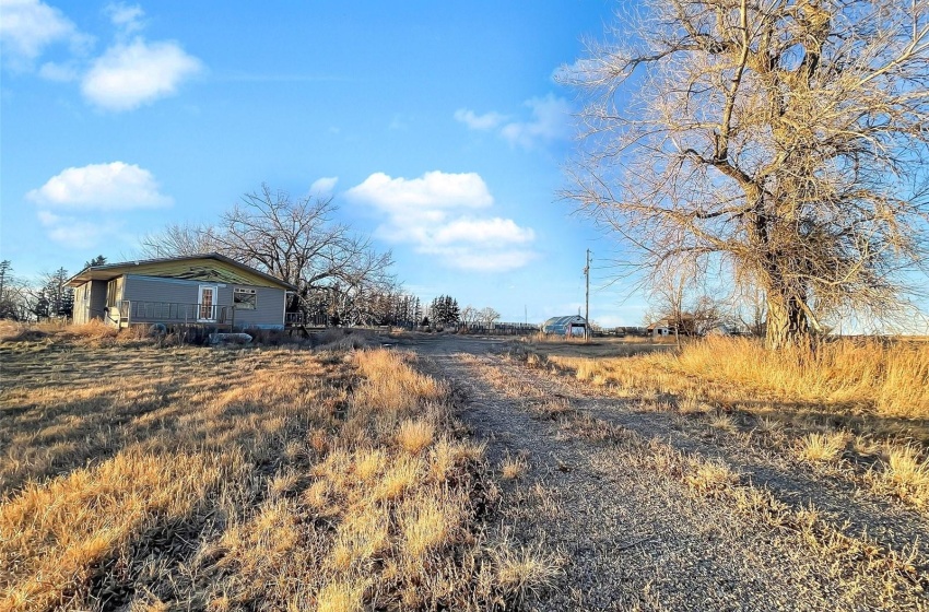 Rural Address, Swift Current Rm No. 137, Saskatchewan S0N 2Y0, 2 Bedrooms Bedrooms, 9 Rooms Rooms,2 BathroomsBathrooms,Acreage,For Sale,Wymark Acreage,Rural Address,SK959903