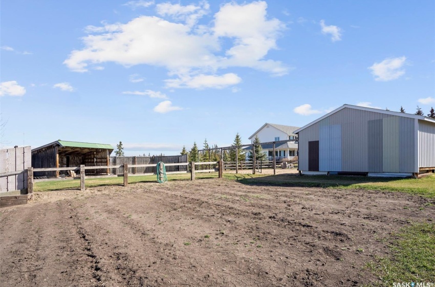 Penz Acreage Rural Address, Waldheim, Saskatchewan S0K 4R0, 7 Bedrooms Bedrooms, 19 Rooms Rooms,4 BathroomsBathrooms,Acreage,For Sale,Rural Address,Rural Address,SK960126