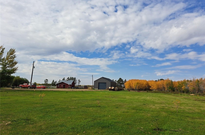 Rural Address, Tisdale Rm No. 427, Saskatchewan S0E 1T0, 3 Bedrooms Bedrooms, 10 Rooms Rooms,2 BathroomsBathrooms,Acreage,For Sale,Perrin/Parsons Acreage,Rural Address,SK960296