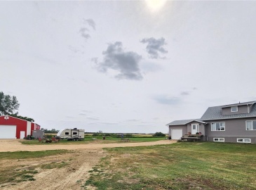 Rural Address, Lomond Rm No. 37, Saskatchewan S4H 0T1, 5 Bedrooms Bedrooms, 14 Rooms Rooms,3 BathroomsBathrooms,Acreage,For Sale,RM Lomond Acreage,Rural Address,SK960439