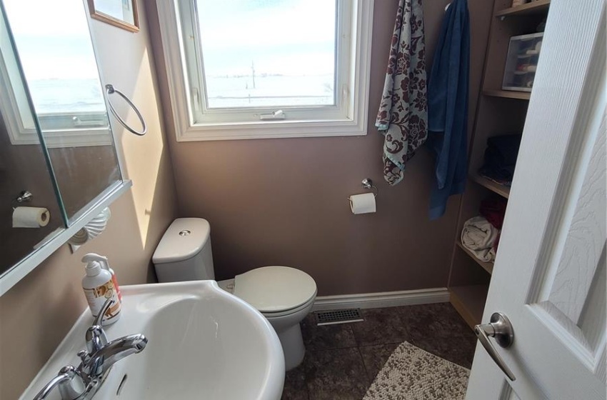 Rural Address, Lomond Rm No. 37, Saskatchewan S4H 0T1, 5 Bedrooms Bedrooms, 14 Rooms Rooms,3 BathroomsBathrooms,Acreage,For Sale,RM Lomond Acreage,Rural Address,SK960439