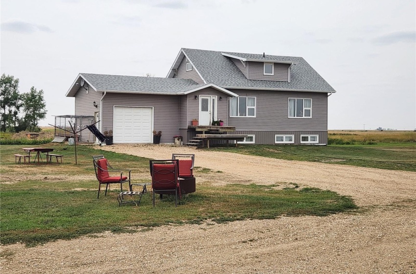 Rural Address, Lomond Rm No. 37, Saskatchewan S4H 0T1, 5 Bedrooms Bedrooms, 14 Rooms Rooms,3 BathroomsBathrooms,Acreage,For Sale,RM Lomond Acreage,Rural Address,SK960439