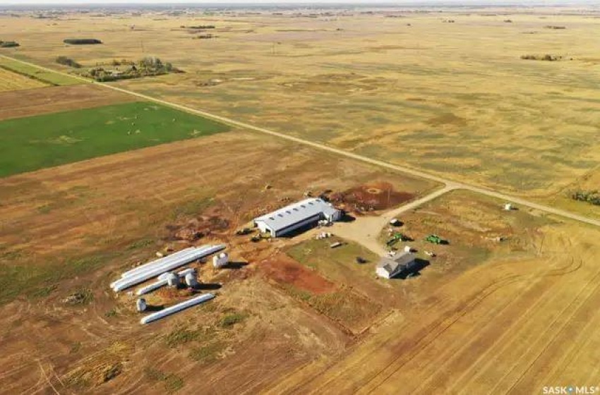 Rural Address, Corman Park Rm No. 344, Saskatchewan S0K 2L0, 3 Bedrooms Bedrooms, 10 Rooms Rooms,2 BathroomsBathrooms,Acreage,For Sale,Wiebe Acreage,Rural Address,SK961971