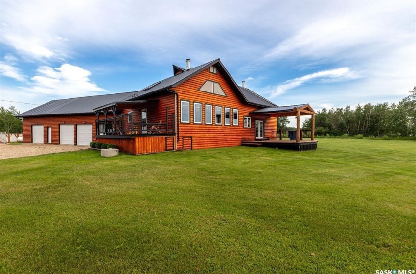 Rural Address, Lac Vert, Saskatchewan S0K 2G0, 3 Bedrooms Bedrooms, 8 Rooms Rooms,1 BathroomBathrooms,Acreage,For Sale,Arps Lake Front Acreage,Rural Address,SK961940