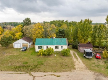 Rural Address, Prince Albert Rm No. 461, Saskatchewan S6V 5P8, 2 Bedrooms Bedrooms, 8 Rooms Rooms,1 BathroomBathrooms,Acreage,For Sale,Highway 302 East Acreage,Rural Address,SK945867