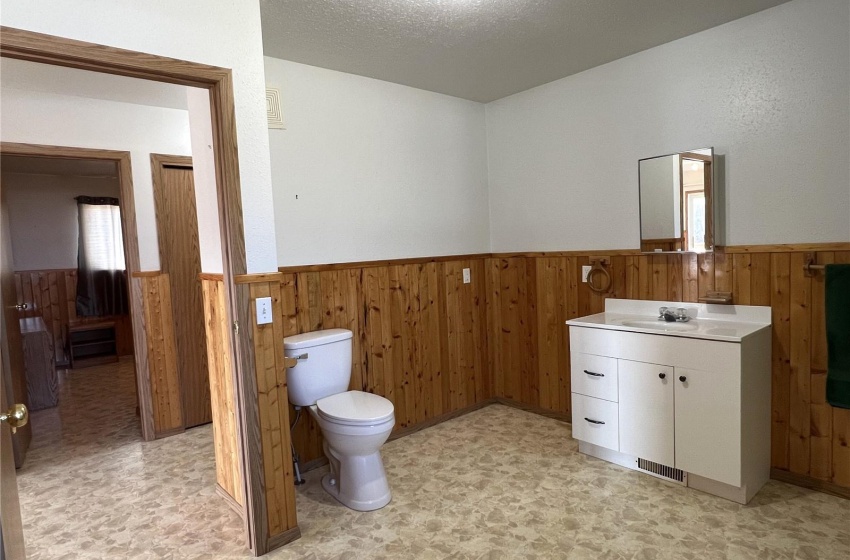 Rural Address, Loon Lake Rm No. 561, Saskatchewan S0M 1L0, 5 Bedrooms Bedrooms, 20 Rooms Rooms,4 BathroomsBathrooms,Acreage,For Sale,9KM West of Makwa,Rural Address,SK962958