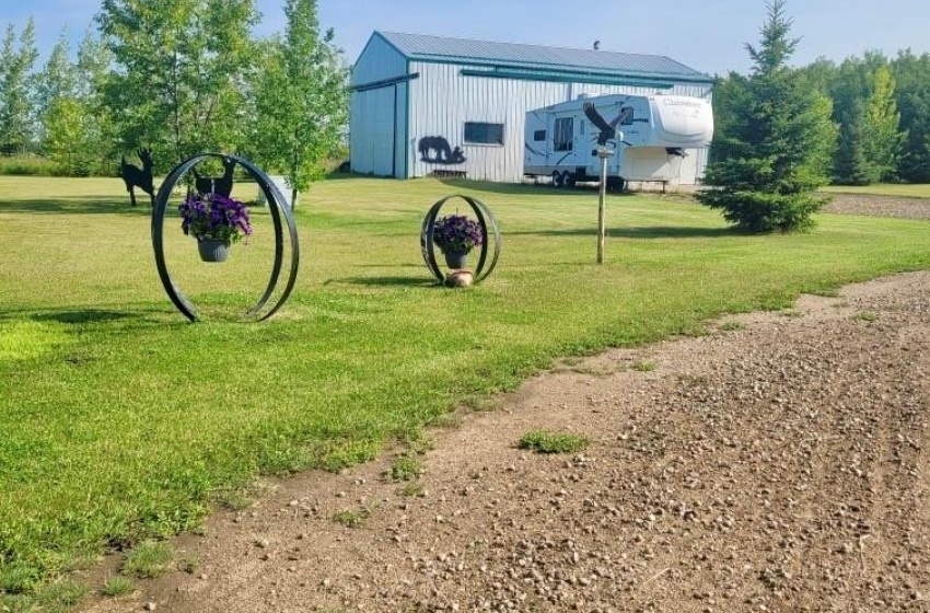 Rural Address, Loon Lake Rm No. 561, Saskatchewan S0M 1L0, 5 Bedrooms Bedrooms, 20 Rooms Rooms,4 BathroomsBathrooms,Acreage,For Sale,9KM West of Makwa,Rural Address,SK962958