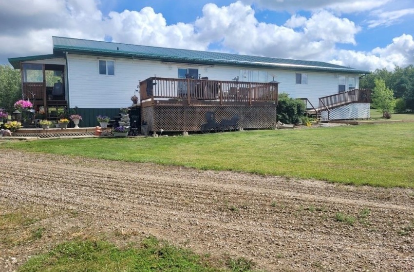 Rural Address, Loon Lake Rm No. 561, Saskatchewan S0M 1L0, 5 Bedrooms Bedrooms, 20 Rooms Rooms,4 BathroomsBathrooms,Acreage,For Sale,9KM West of Makwa,Rural Address,SK962958