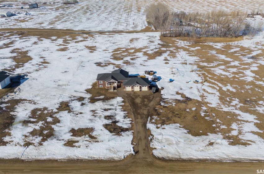 99 Rider PLACE, Dundurn Rm No. 314, Saskatchewan S7C 0B6, 5 Bedrooms Bedrooms, 14 Rooms Rooms,3 BathroomsBathrooms,Acreage,For Sale,Rider,SK963092