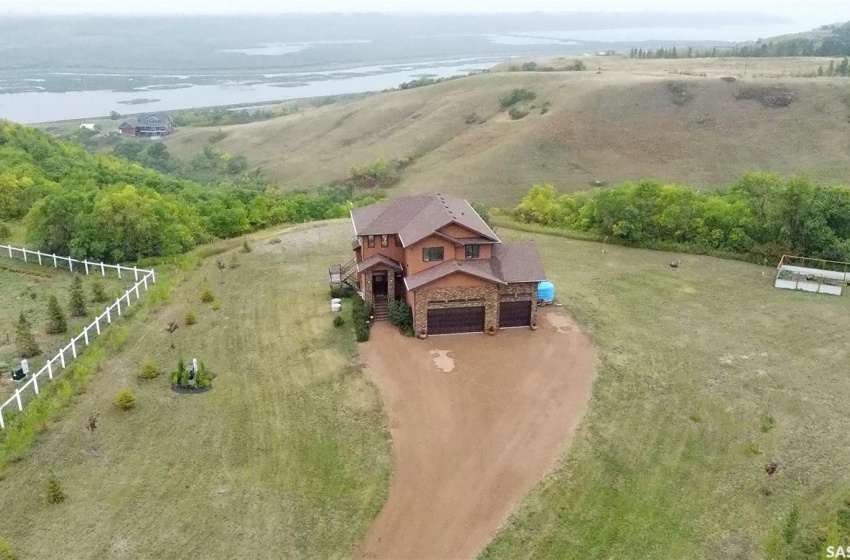 28 Pelican BAY, Longlaketon Rm No. 219, Saskatchewan S0G 0W0, 4 Bedrooms Bedrooms, 14 Rooms Rooms,4 BathroomsBathrooms,Acreage,For Sale,Pelican,SK963225