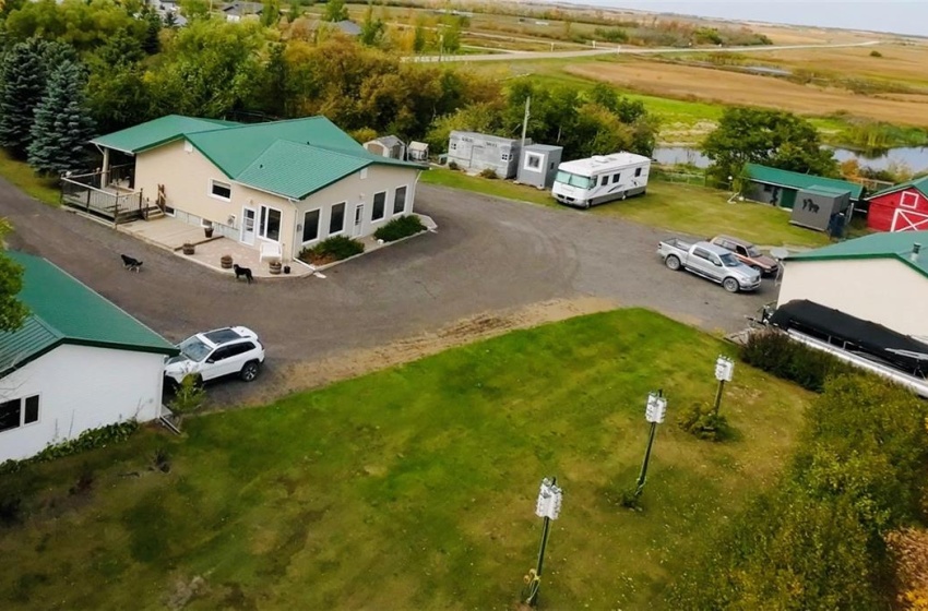 200 Hinton STREET, Edenwold Rm No. 158, Saskatchewan S0G 1K0, 4 Bedrooms Bedrooms, 14 Rooms Rooms,3 BathroomsBathrooms,Acreage,For Sale,Turner Acreage,Hinton,SK963226