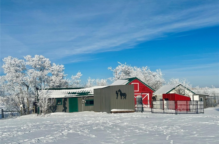 200 Hinton STREET, Edenwold Rm No. 158, Saskatchewan S0G 1K0, 4 Bedrooms Bedrooms, 14 Rooms Rooms,3 BathroomsBathrooms,Acreage,For Sale,Turner Acreage,Hinton,SK963226