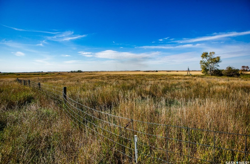 Rural Address, Montmartre Rm No. 126, Saskatchewan S0G 3M0, 3 Bedrooms Bedrooms, 9 Rooms Rooms,1 BathroomBathrooms,Acreage,For Sale,Burrell Acreage,Rural Address,SK963268