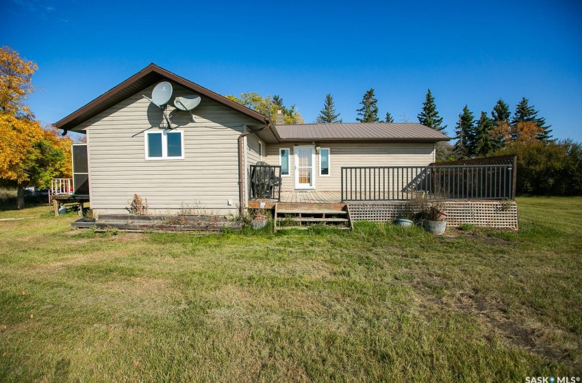 Rural Address, Montmartre Rm No. 126, Saskatchewan S0G 3M0, 3 Bedrooms Bedrooms, 9 Rooms Rooms,1 BathroomBathrooms,Acreage,For Sale,Burrell Acreage,Rural Address,SK963268