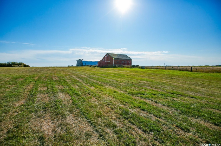 Rural Address, Montmartre Rm No. 126, Saskatchewan S0G 3M0, 3 Bedrooms Bedrooms, 9 Rooms Rooms,1 BathroomBathrooms,Acreage,For Sale,Burrell Acreage,Rural Address,SK963268