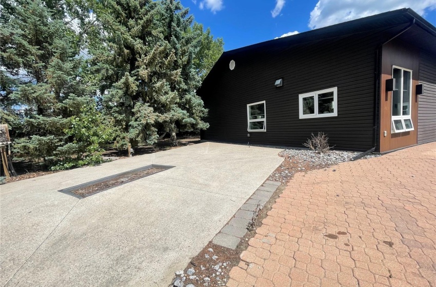 Rural Address, Kindersley Rm No. 290, Saskatchewan S0L 1S0, 5 Bedrooms Bedrooms, 12 Rooms Rooms,3 BathroomsBathrooms,Acreage,For Sale,Kindersley Acreage,Rural Address,SK963253