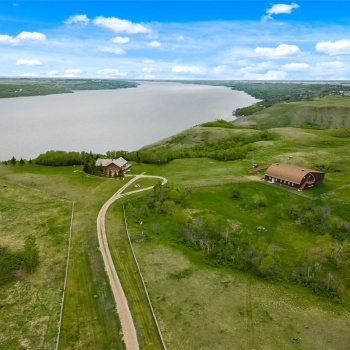 Rural Address, Longlaketon Rm No. 219, Saskatchewan S0G 0W0, 6 Bedrooms Bedrooms, 18 Rooms Rooms,4 BathroomsBathrooms,Acreage,For Sale,Big Brown Barn,Rural Address,SK963364